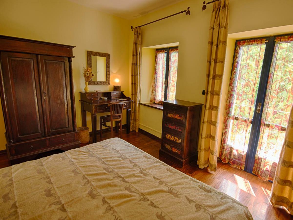 B&B Il Sole Delle Rive Sinio Buitenkant foto